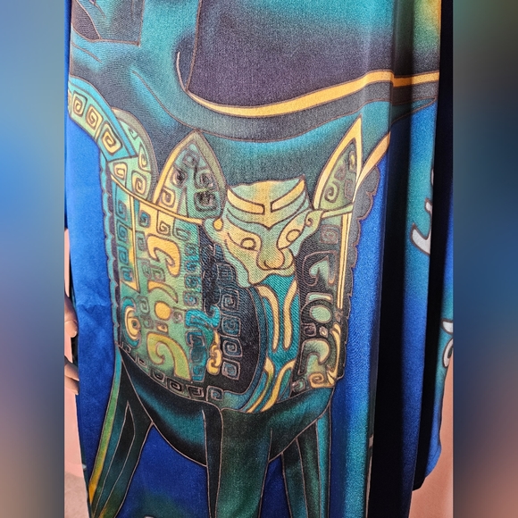 Shanghai Museum Silk Dress - Picture 4 of 5